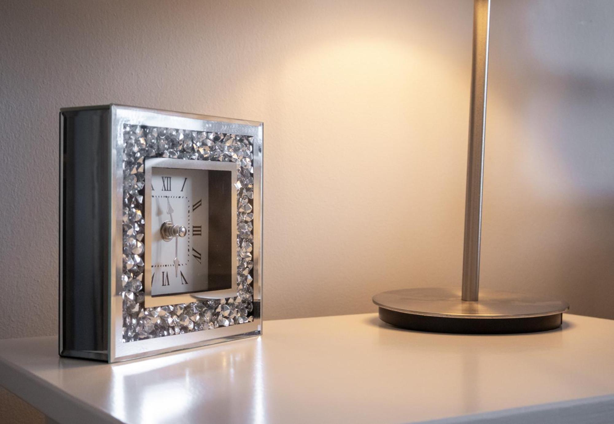 Modern 2 Bed Apartment Near Gatwick Crawley  Extérieur photo